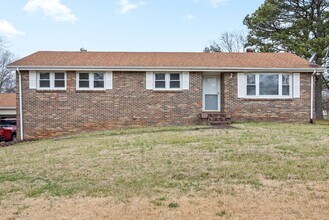 1556 N Liberty Church Rd in Clarksville, TN - Building Photo - Building Photo