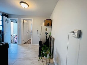 21-13 25th Rd in Queens, NY - Foto de edificio - Building Photo