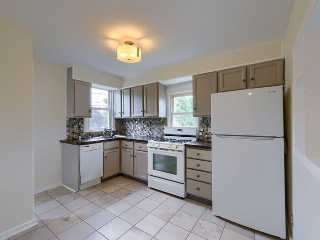 6380 Huntingdon St in Harrisburg, PA - Building Photo - Building Photo