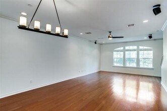 1600 Abrams Rd in Dallas, TX - Foto de edificio - Building Photo