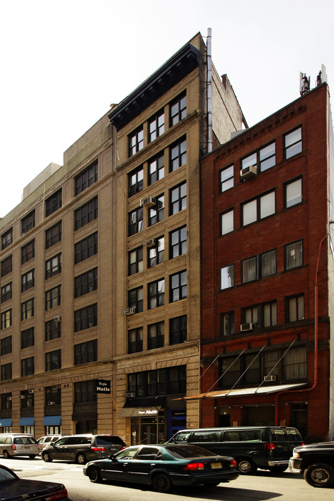8 Beach St in New York, NY - Building Photo