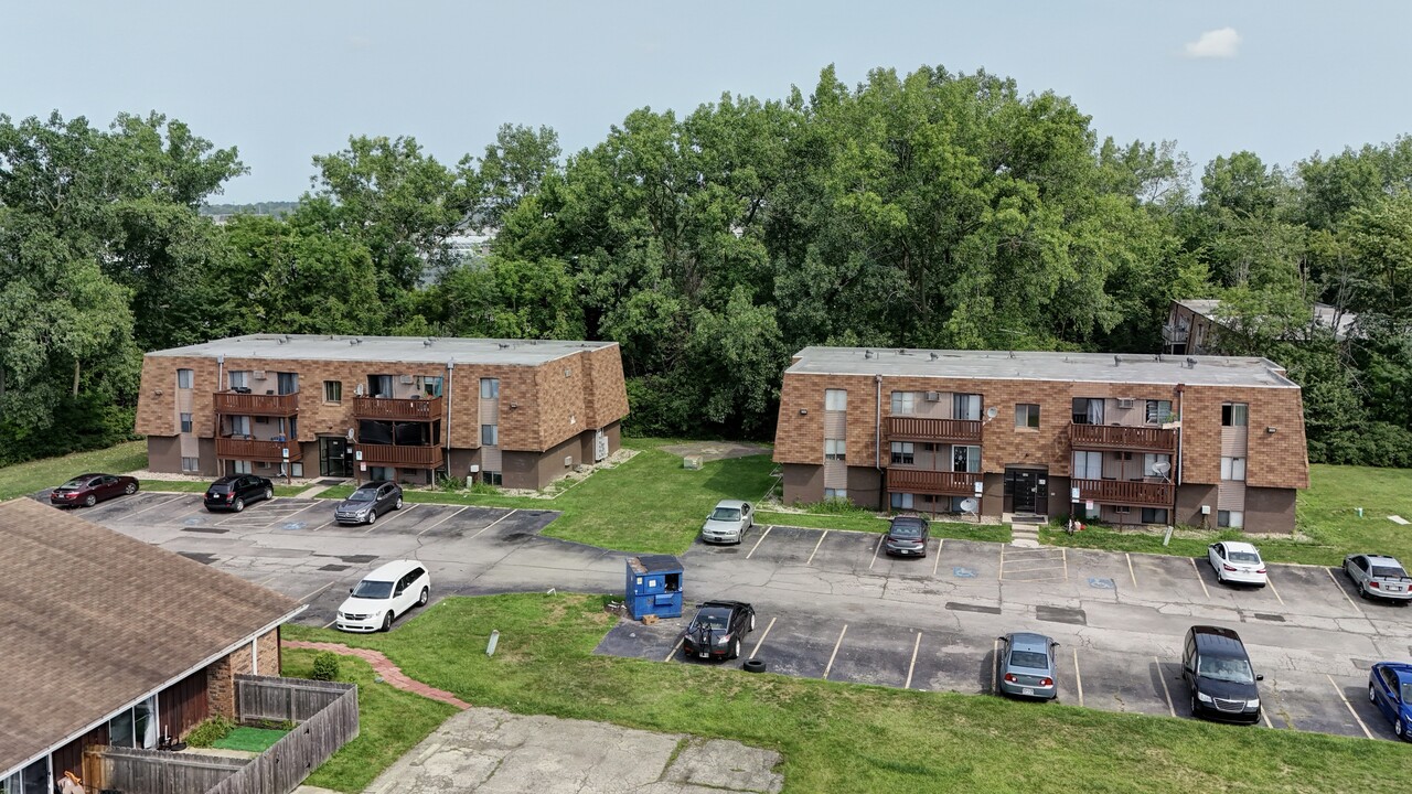 Heritage Apartments in Elyria, OH - Building Photo