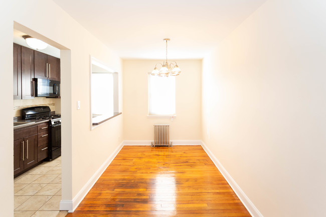 Grandview Gardens Apartments in Hasbrouck Heights, NJ - Building Photo - Interior Photo