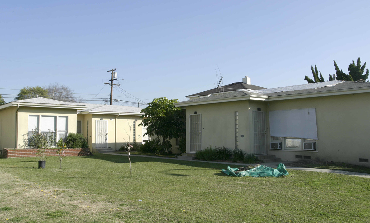 5313-5317 1/2 E Carson St in Long Beach, CA - Building Photo