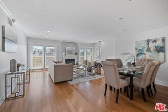 123 S Clark Dr in Los Angeles, CA - Building Photo - Building Photo