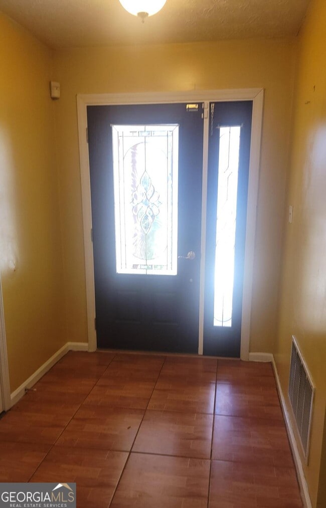 445 Westside Dr in Jonesboro, GA - Building Photo - Building Photo