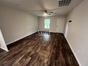 1012 Whispering Springs Dr in Tool, TX - Building Photo - Building Photo