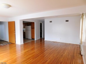 18 Wilson Ave in Kearny, NJ - Building Photo - Building Photo