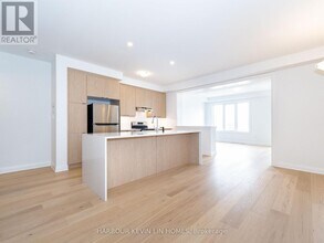 46 Azure Dr in Markham, ON - Building Photo - Building Photo