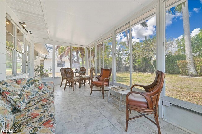 4520 SE 9th Ave in Cape Coral, FL - Building Photo - Building Photo