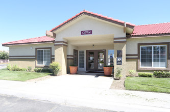 Avenue Crossing Apartments in Lancaster, CA - Building Photo - Building Photo