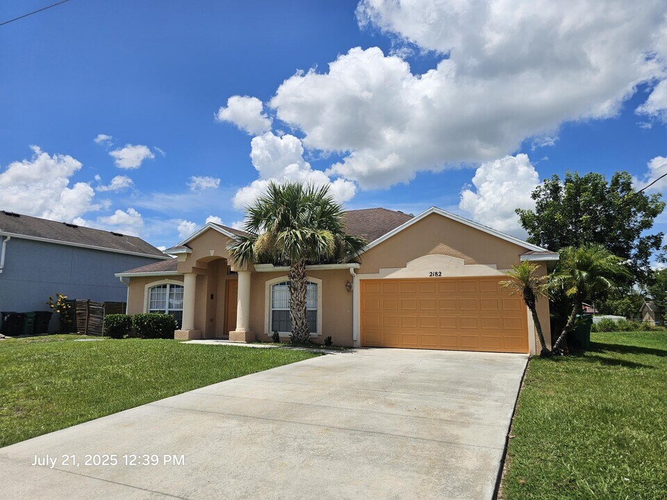 2182 SW Idaho Ln in Port St. Lucie, FL - Building Photo