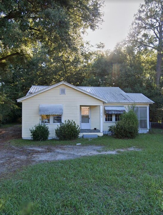 130 N Williams St in Hazlehurst, GA - Building Photo