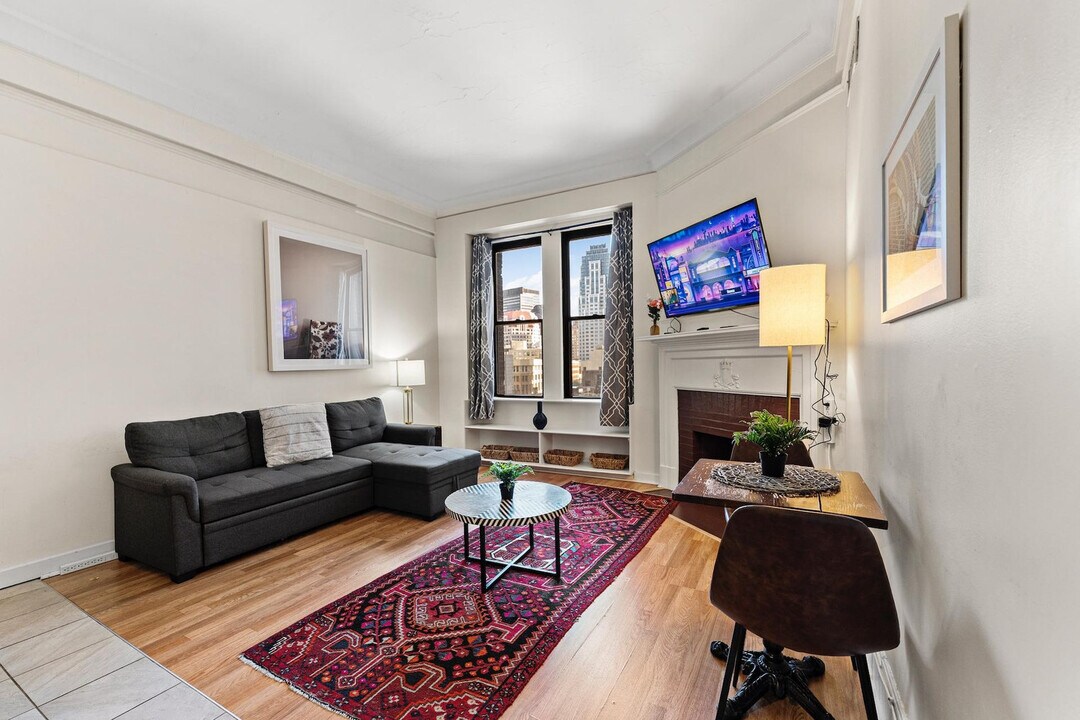 62 Boylston St in Boston, MA - Building Photo