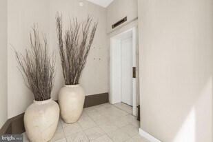 1602 Locust St in Philadelphia, PA - Building Photo