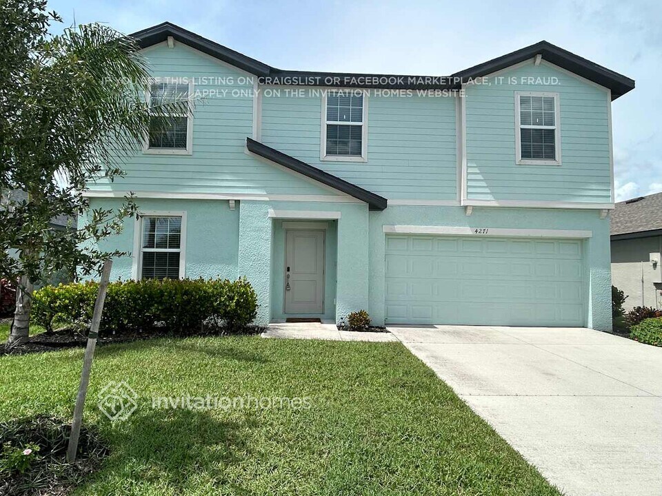 4271 Palatina Way in North Fort Myers, FL - Building Photo