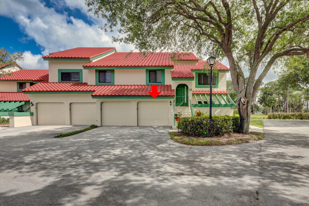 6 Lexington Ln E in Palm Beach Gardens, FL - Building Photo