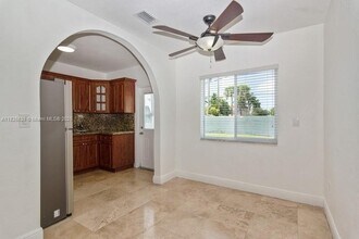 7400 SW 39th Terrace in Miami, FL - Foto de edificio - Building Photo