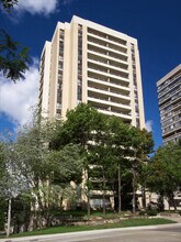 250 Heath in Toronto, ON - Building Photo - Building Photo