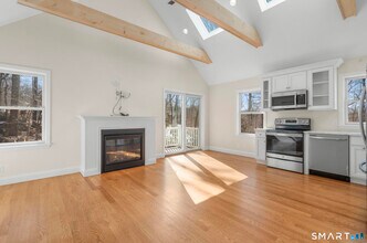 18 Madeline Dr in Ridgefield, CT - Building Photo - Building Photo