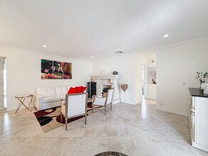 1366 SW 9th Ave in Boca Raton, FL - Building Photo - Building Photo