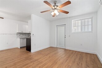160 NE 55th St in Miami, FL - Building Photo - Building Photo