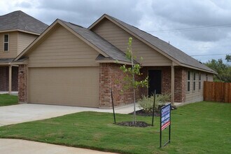 10718 Goose Way in San Antonio, TX - Building Photo - Building Photo