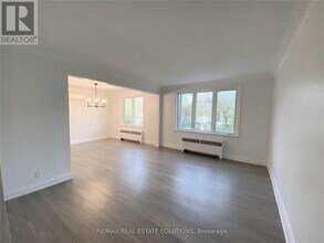 5 Warwick Ave in Toronto, ON - Building Photo - Building Photo