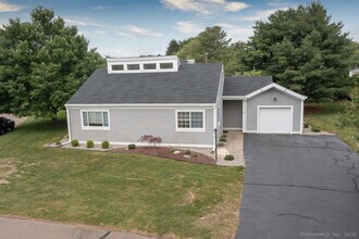 367 Main St in Old Saybrook, CT - Building Photo - Building Photo