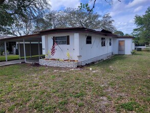 7513 Highpoint Blvd in Brooksville, FL - Building Photo - Building Photo