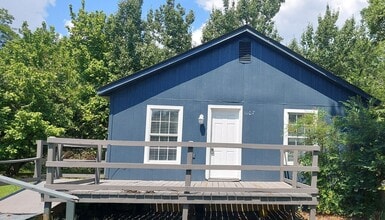 1107 Beech St in Bonham, TX - Building Photo - Building Photo