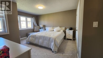 59 Copperhill Hts in Barrie, ON - Building Photo - Building Photo
