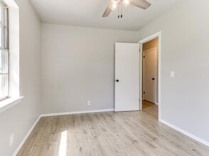 502 N Oak St in Chandler, OK - Building Photo - Building Photo