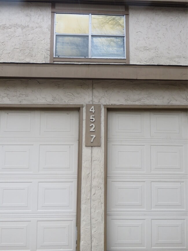 4527 Terrace Manor Dr in Houston, TX - Building Photo - Building Photo