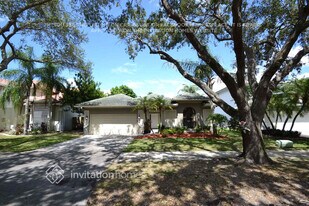 11571 Waterford Ct in Hollywood, FL - Building Photo