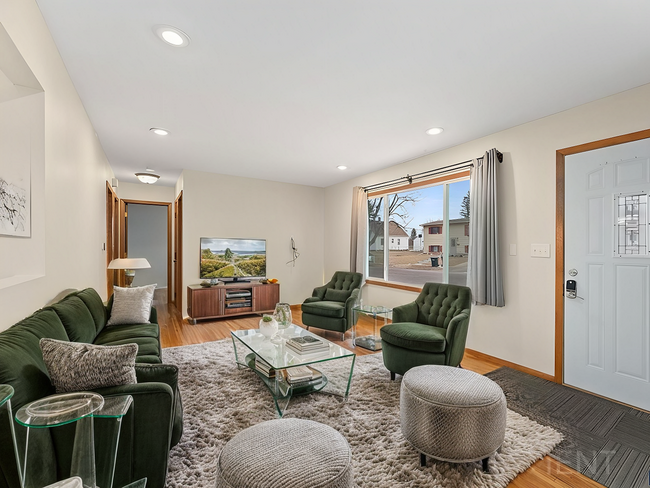 property at 509 S Sneve Ave