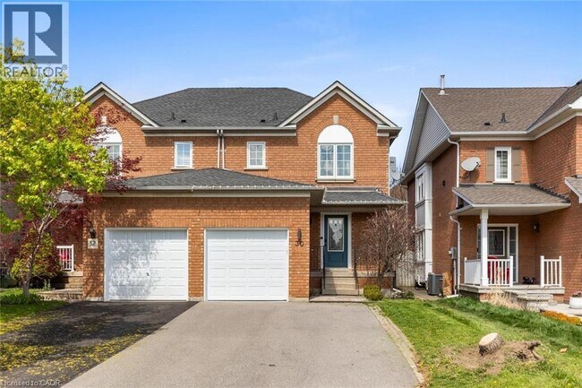 30 Harnesworth Crescent in Hamilton, ON - Building Photo - Building Photo