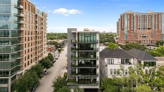 2406 Tangley St in Houston, TX - Building Photo