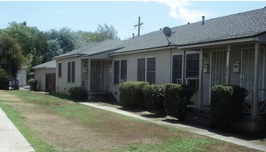 7038 Hazeltine Ave in Van Nuys, CA - Building Photo - Other