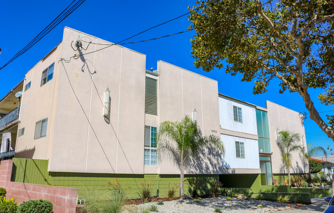 Hall Gard Apartments in Gardena, CA - Foto de edificio