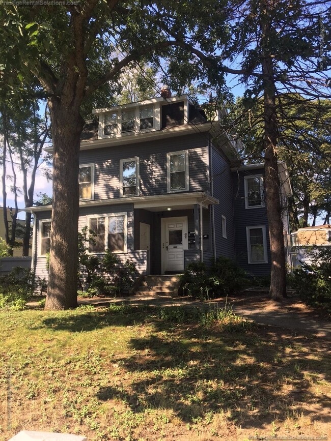 62 Maple St, Unit 3 in Boston, MA - Building Photo - Building Photo