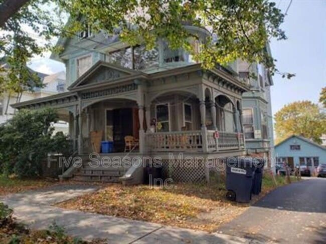 property at 41 S Willard St