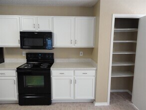 108 Quail Meadows Ln in Arlington, TX - Foto de edificio - Building Photo