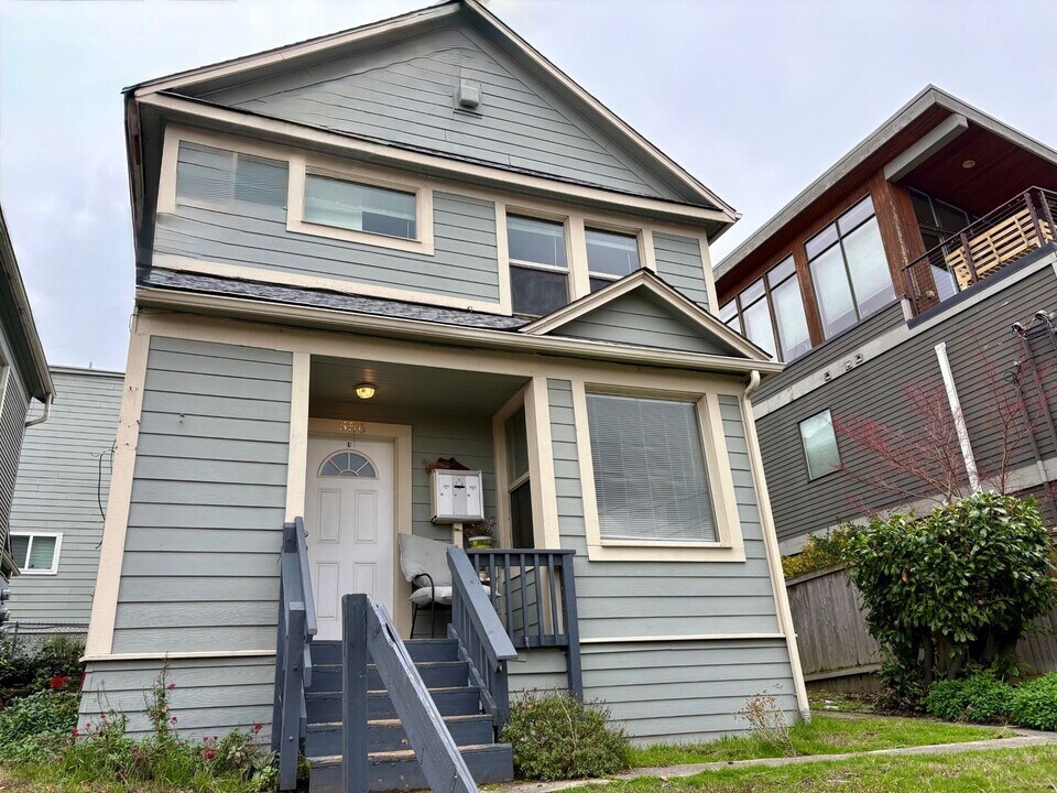 556 Ward St in Seattle, WA - Building Photo