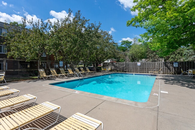 White Oaks Apartments