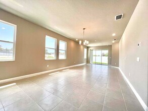 9359 Highland Hls Dr in Hudson, FL - Building Photo - Building Photo