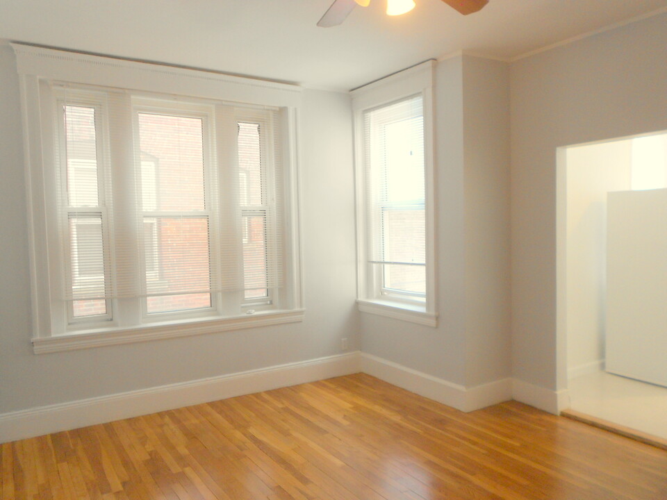 12 Parkway Rd, Unit 1 in Brookline, MA - Building Photo