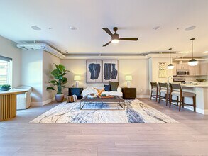 Stone Village Apartments in Reno, NV - Foto de edificio - Building Photo