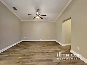 8201 Golden Bear Loop in Port Richey, FL - Building Photo - Building Photo
