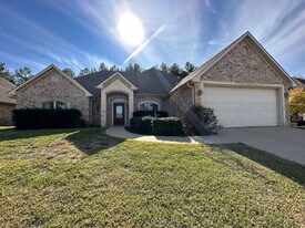626 Huntwick Ln in Tyler, TX - Building Photo